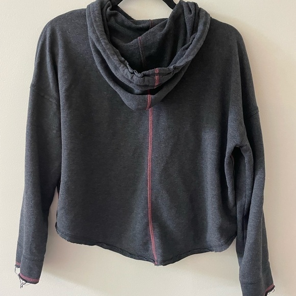 PUMA Cropped Hooded Sweatshirt Size Medium - Picture 2 of 3